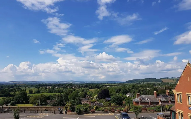 Beautiful 1 Bed Apartment in the Heart of Ludlow