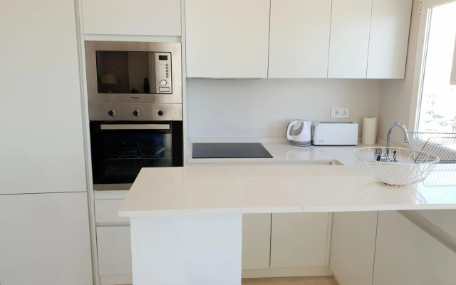 Fantastic Apartment In Front Of The Sea & Marina