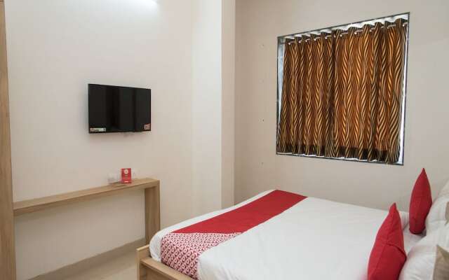 OYO 14110 Home Modern Stay Airport Road