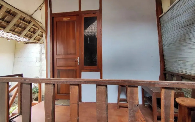 OYO 94017 Victouris ResortNearPantai Sepanjang