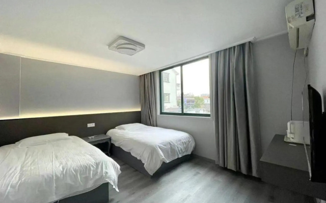 Ningbo Xiaogang Bridge East Hotel