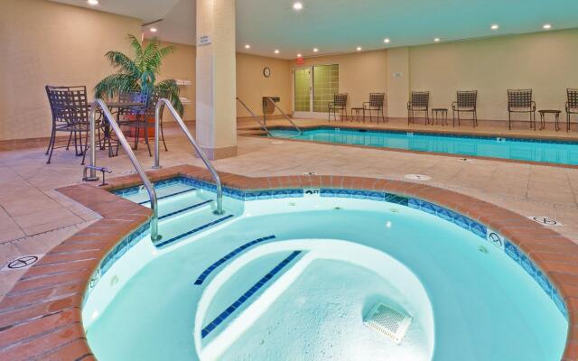 Candlewood Suites Indianapolis by IHG