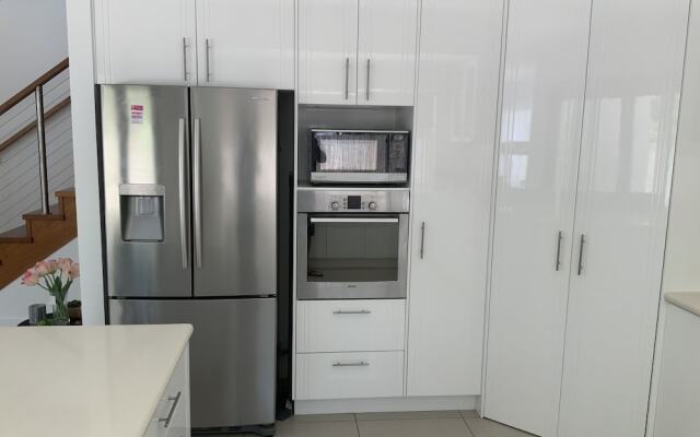Broadwater Town House