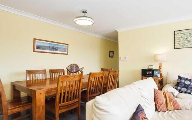 9 'Adriana' 83 Ronald Avenue - Fabulous Views And Aircon