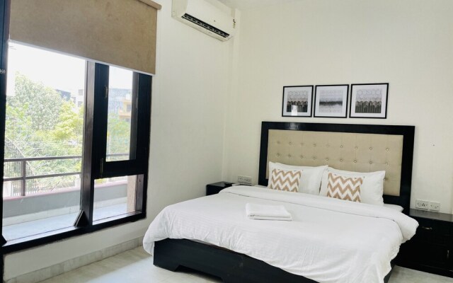 Olive Service Apartment Near Artemis