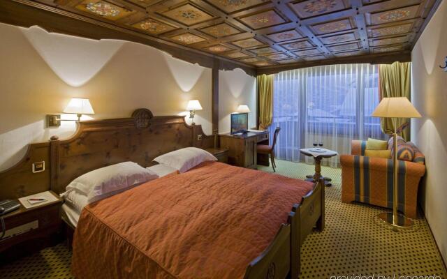 Swiss Alpine Hotel Allalin