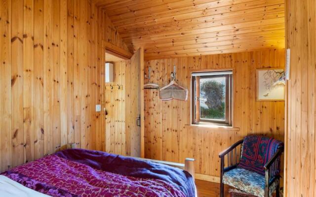 Seaside Log Cabin, Carna