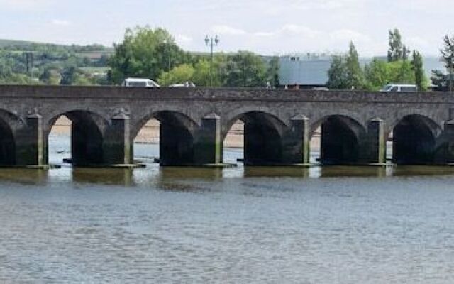 Riverside Court Apartment