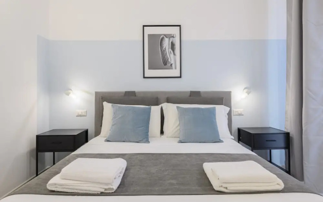Into Mann in Naples With 5 Bedrooms and 5 Bathrooms