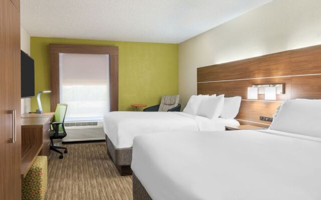 Holiday Inn Express & Suites Bentonville