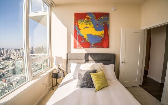 Ocean View IV by AvantStay | High-Rise in DT w/ City & Ocean Views!