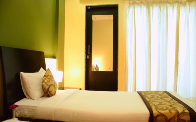 OYO 6002 Avezeekaa Corporate Residency