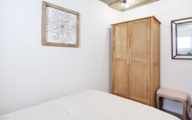 Cosy 1 Bedroom Apartment in St George's Castle