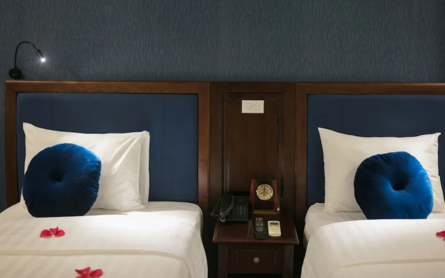 Holiday Gold Hotel