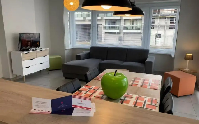 Modern Beachside Apartment