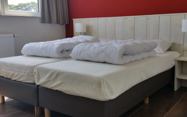 Beautiful group accommodation with facilities near the sea