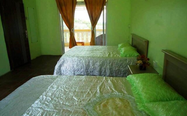 Coralie La Diffe'rence Guest House