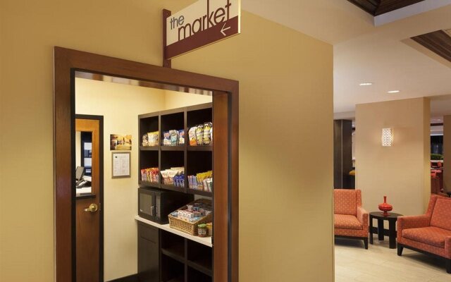 Courtyard by Marriott Toronto Airport