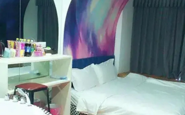 Lianlian Shiguang Theme Apartment