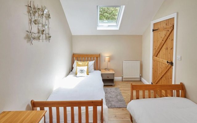 Host Stay Holly Brook Barn