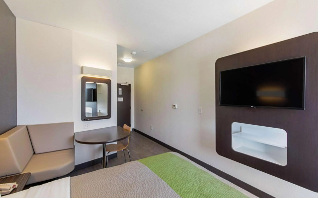 Motel 6 Austin, TX - Airport