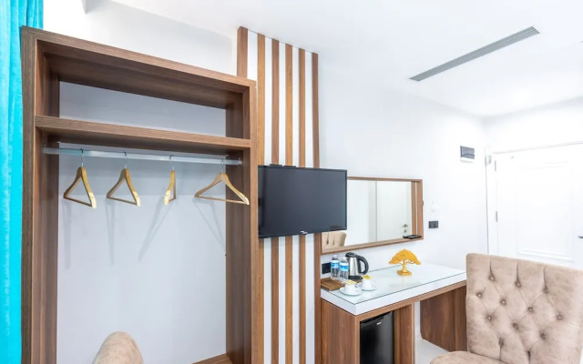 WP White Palace Hotel