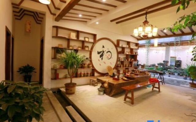 Tengchong Lanju Pavilion Inn