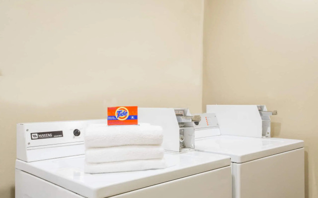 Days Inn & Suites By Wyndham Thibodaux