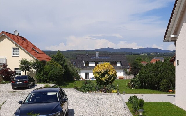 Spacious Holiday Home in Kleinwinklarn with Pool