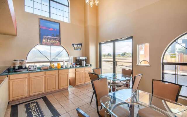 Travelodge by Wyndham Kingman