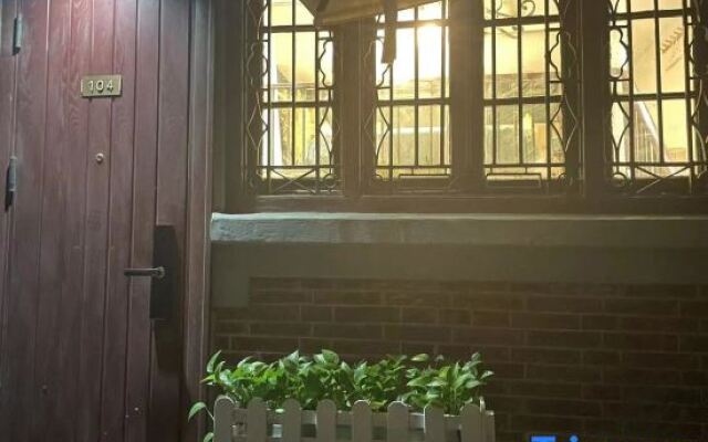 Lingju BNB(Jing'an Temple Branch)