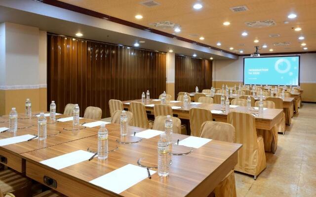 Jinsa Lakeside View Hotel