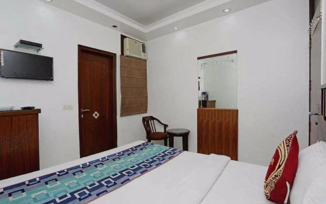 OYO Flagship 70305 Hotel Look Like