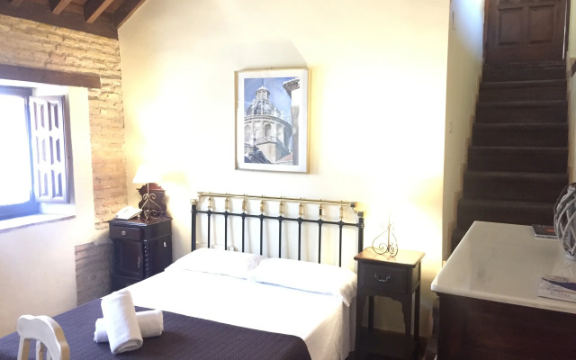Palacio Mariana Pineda Hotel