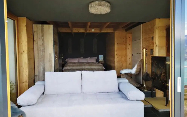 Chalet With Panoramic Views of the Mountains of the Oberland and Lake Thun – Guest Rooms – Aeschlen ob Gunten