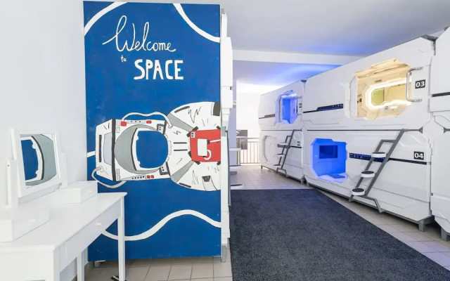 Space Homes Hostel - Inner City