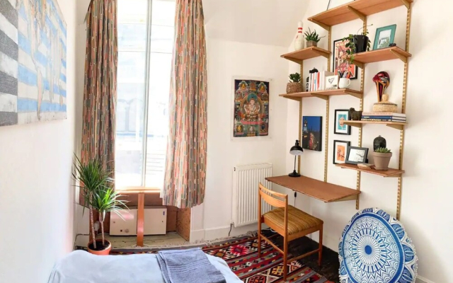 Homely 2 Bedroom Apartment in the Heart of Edinburgh