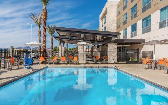 Holiday Inn Express And Suites Lake Havasu - London Bridge, an IHG Hotel