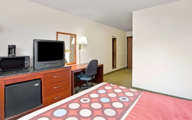 Super 8 By Wyndham Belleville