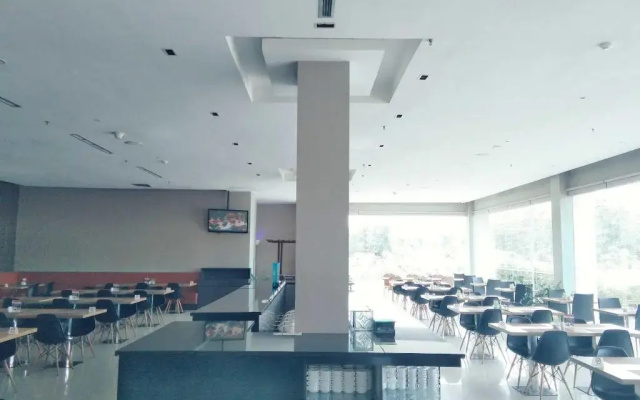Grand Zuri Lahat