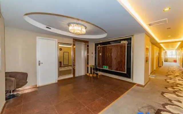 Tianmai Business Hotel (Urumqi South Railway Station Branch)