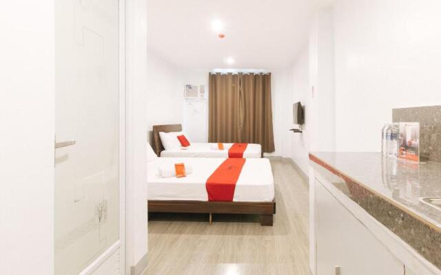 RedDoorz near Zobel Roxas St.