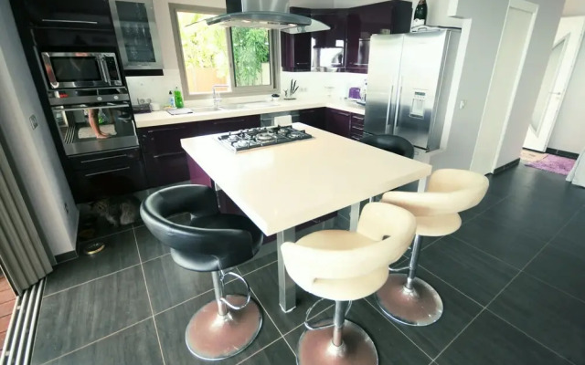 Pool Villa Bliss #10 by Tahiti Villas