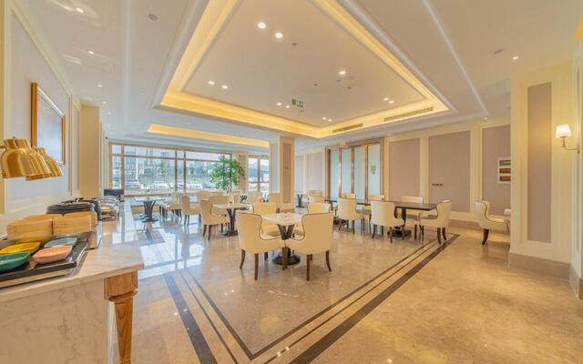 Vienna Hotel Chongqing West Station Square