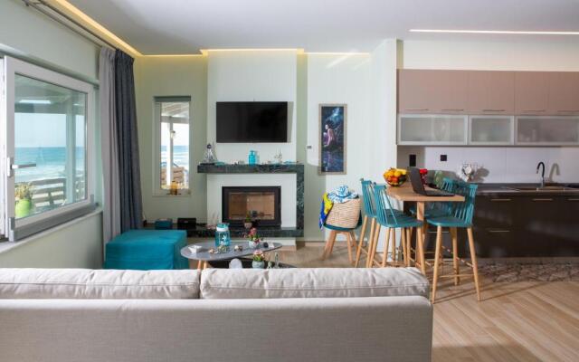 Kyma Seafront Suite by Estia