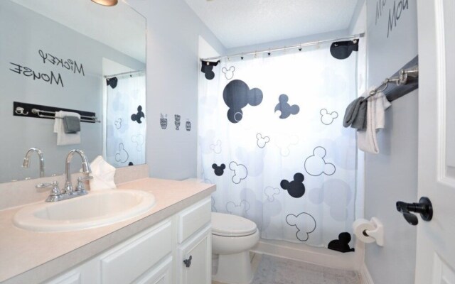 Hideaway Dream 6 Bedroom Home by RedAwning