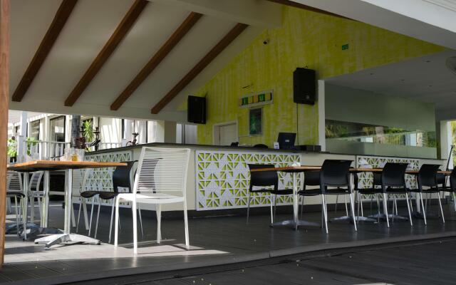 Itsandra Beach Hotel & Resort