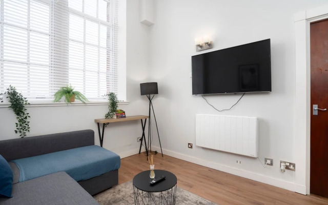 2bed-2bath Flat City Centre