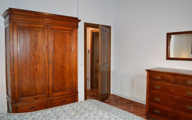 Apartment With Private Garden in Tuscany