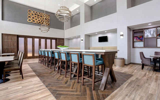 Hampton Inn & Suites Dallas-DeSoto
